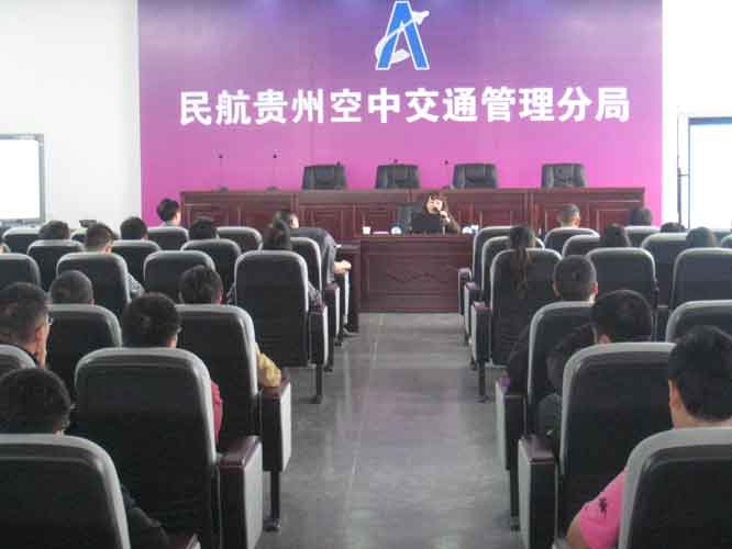 1731553875252222.jpg 楊老師講解心理健康與維護.jpg