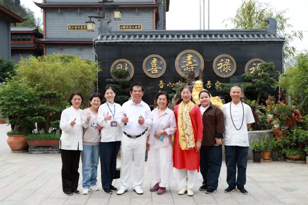 1748417839119297.jpg 1748417839119297.jpg